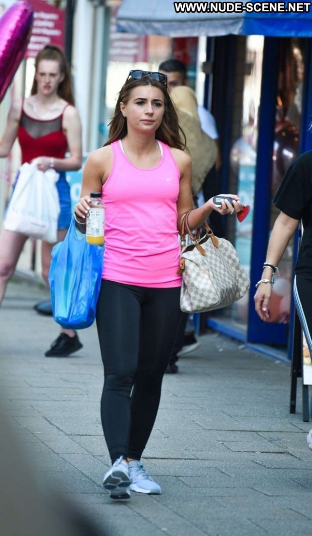 Danni Dyer No Source  Paparazzi Celebrity Posing Hot Shopping Babe