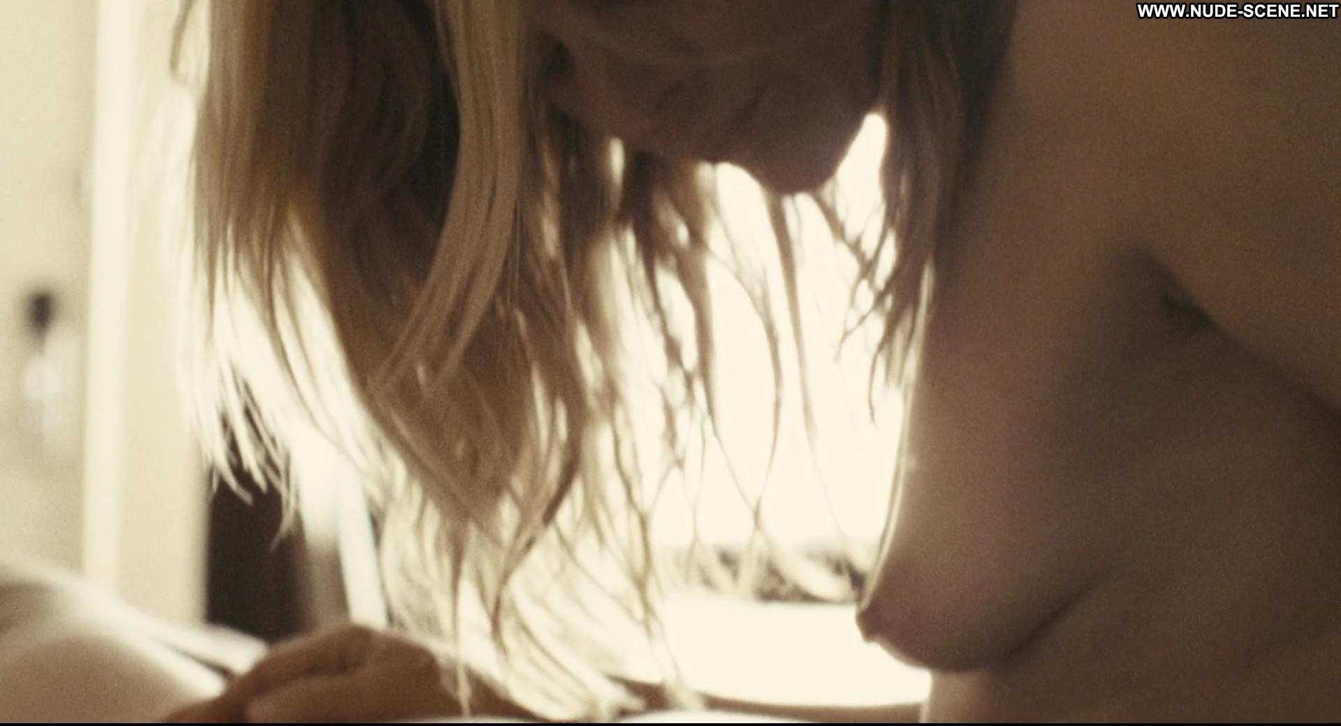 Beautiful Boy Maria Bello Celebrity Boobs Couple.