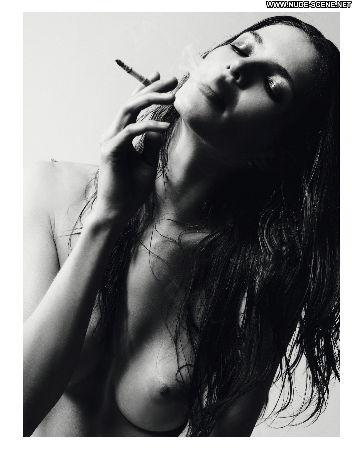 Women Smoking Nude