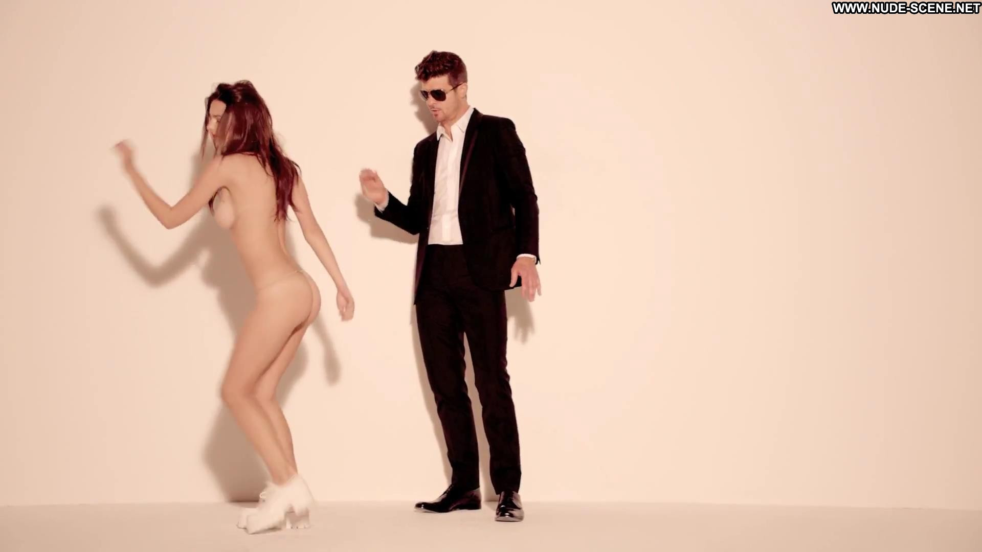 Robin thicke blurred lines nude