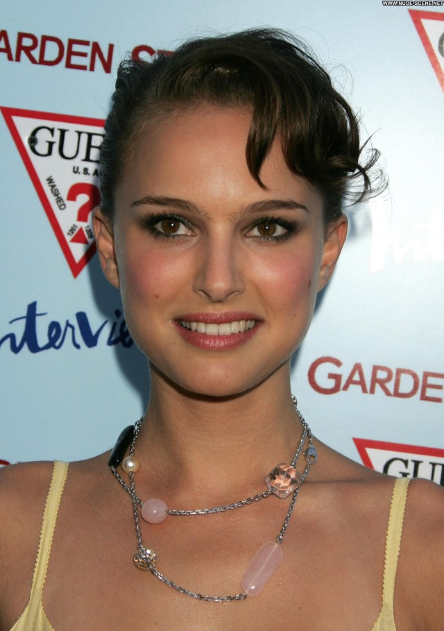 Natalie Portman Garden State Celebrity Beautiful Babe High Resolution