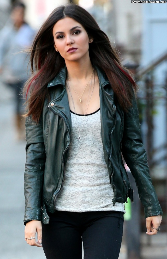 Victoria Justice Eye Candy Celebrity Posing Hot Beautiful Babe