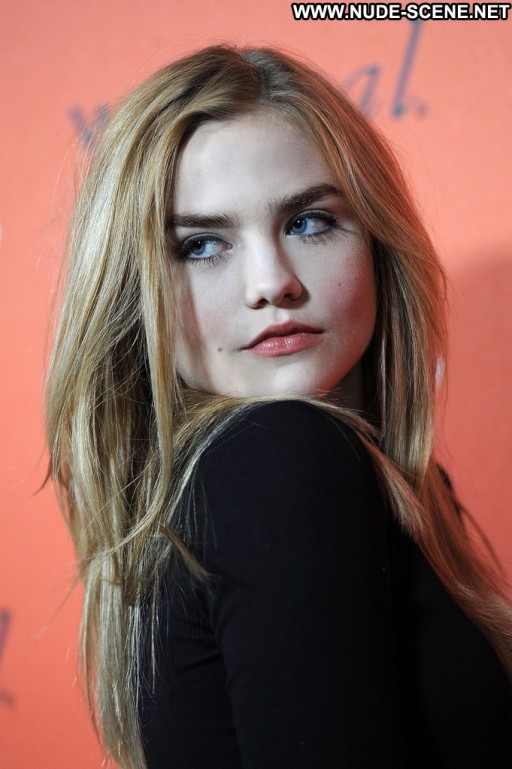Maddie Hasson Posing Hot West Hollywood High Resolution Straight Babe Beautiful Celebrity Hollywood
