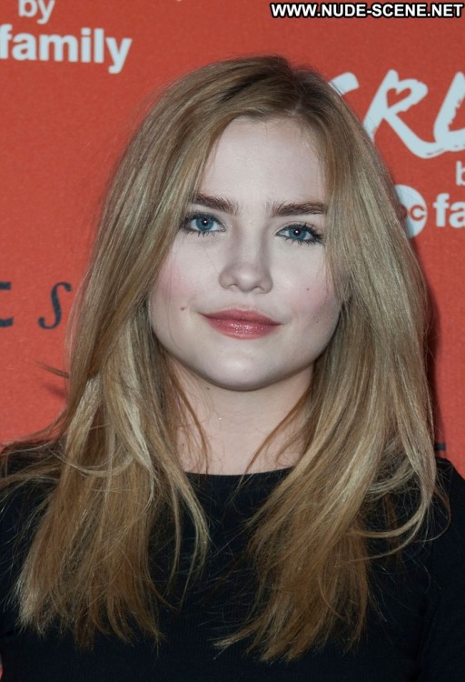 Maddie Hasson Posing Hot West Hollywood High Resolution Straight Babe Beautiful Celebrity Hollywood