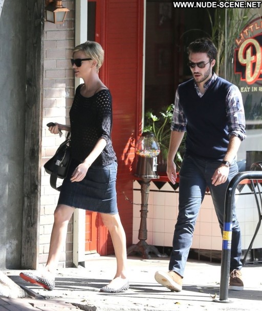 Charlize Theron Celebrity Posing Hot Beautiful Straight Babe High Resolution