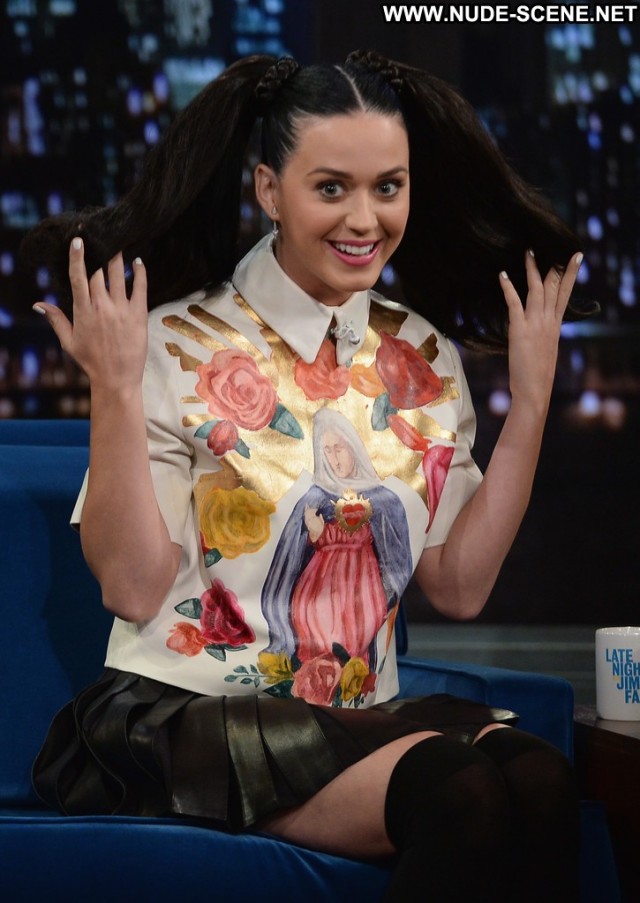 Katy Perry Late Night With Jimmy Fallon Babe Celebrity Posing Hot