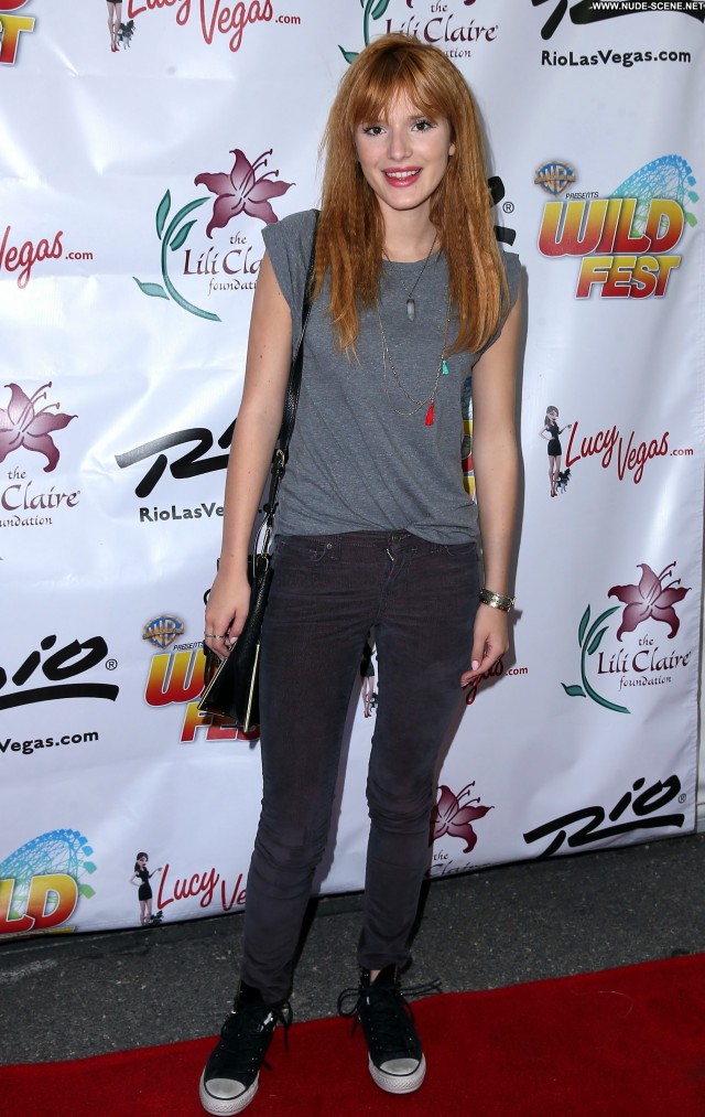 Bella Thorne Las Vegas Celebrity Posing Hot High Resolution Babe