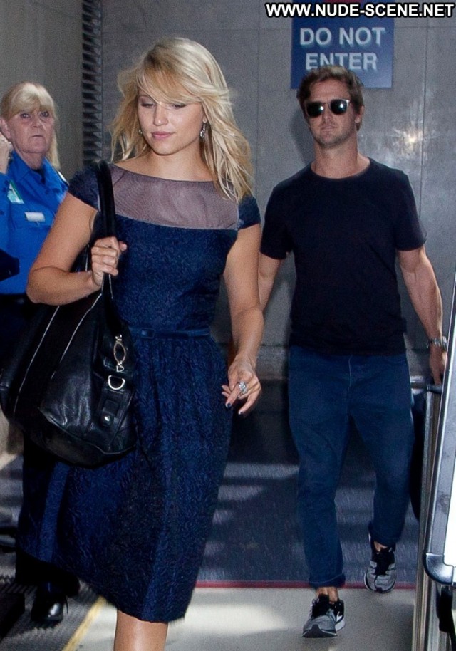 Dianna Agron Lax Airport  Posing Hot Beautiful Babe Lax Airport High