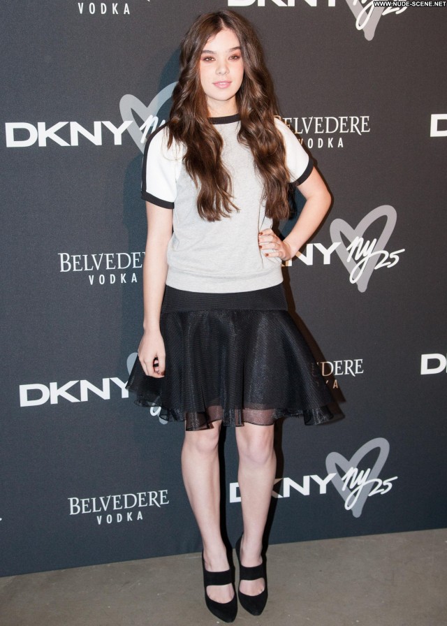 Hailee Steinfeld New York High Resolution Babe Beautiful Celebrity