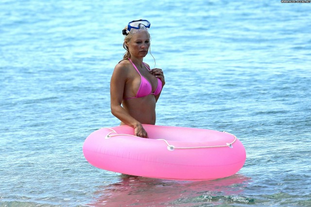 Pamela Anderson No Source Hawaii Celebrity Beautiful Bikini Beach