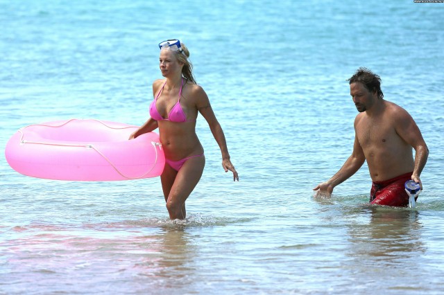 Pamela Anderson No Source Bikini Posing Hot Hawaii Babe Beautiful