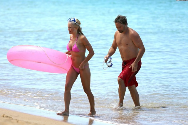 Pamela Anderson High Resolution Beach Beautiful Babe Celebrity Bikini