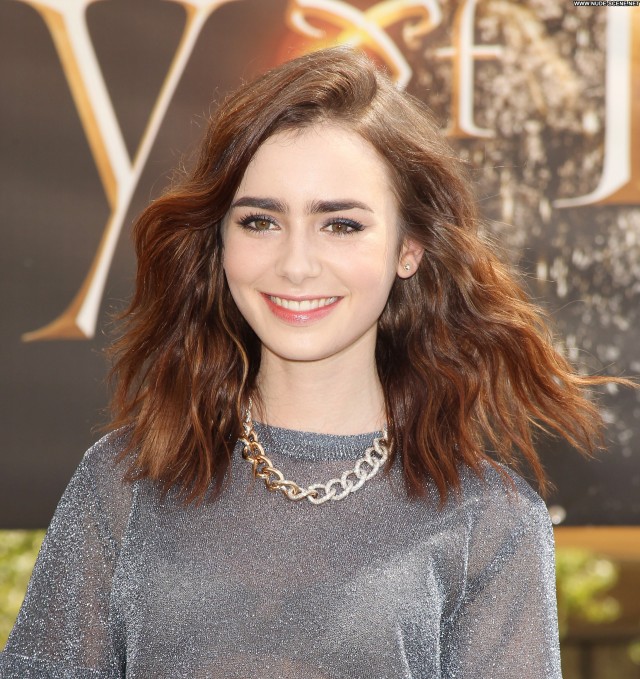 Lily Collins No Source Posing Hot Beautiful Celebrity High Resolution