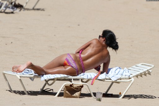 Nicole Scherzinger Bikini Celebrity High Resolution Babe Posing Hot Straight Beach Beautiful
