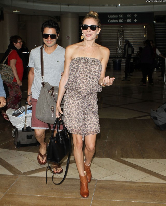 Leann Rimes Lax Airport  Celebrity Lax Airport Babe Beautiful Posing