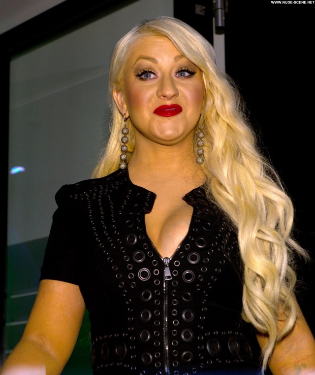 Christina Aguilera Christina Posing Hot High Resolution Celebrity