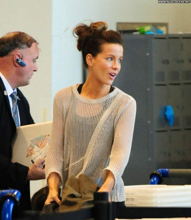 Kate Beckinsale Lax Airport Posing Hot Babe Lax Airport High