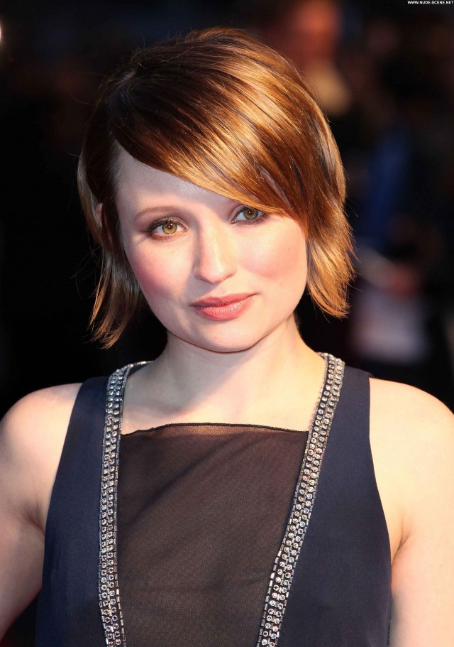 Emily Browning Sucker Punch Celebrity High Resolution Posing Hot Babe