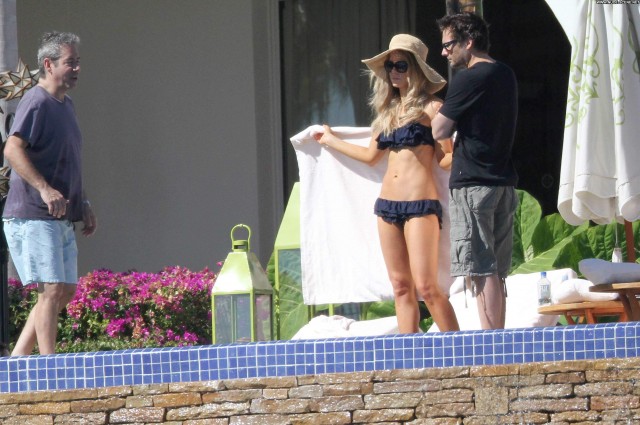 Kate Beckinsale No Source High Resolution Posing Hot Celebrity Bikini