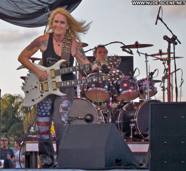 Lita Ford Facebook Babe Celebrity Beautiful Solo American Singer