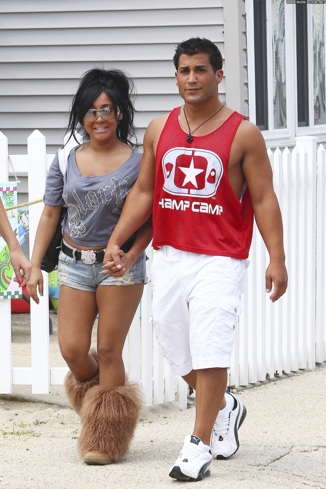 Snooki No Source  Celebrity Beautiful Posing Hot High Resolution Babe