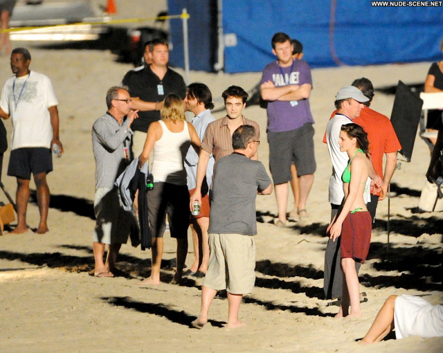 Robert Pattinson Breaking Dawn Beautiful Beach Celebrity Couple
