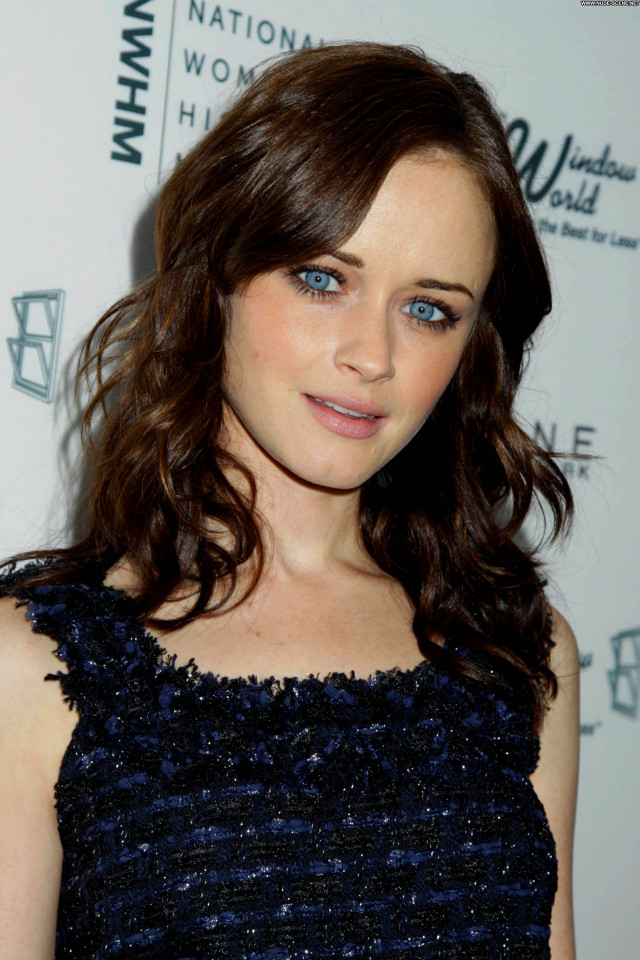 Alexis Bledel No Source High Resolution Posing Hot Babe Celebrity
