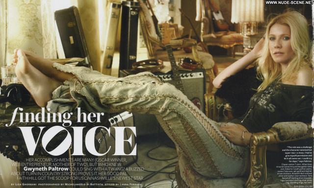 Gwyneth Paltrow Magazine Magazine Babe Beautiful Posing Hot Celebrity