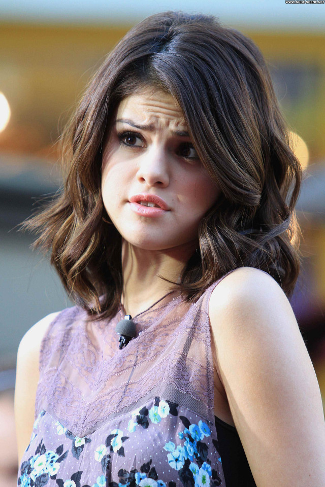 Selena Gomez The Grove  Celebrity High Resolution Beautiful Babe