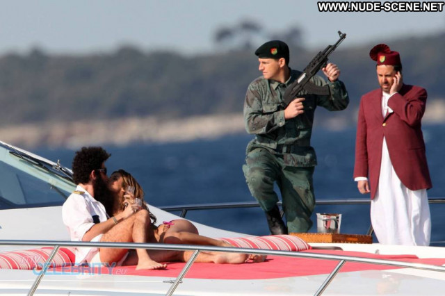 Elisabetta Canalis The Dictator Beautiful Boat Celebrity Posing Hot