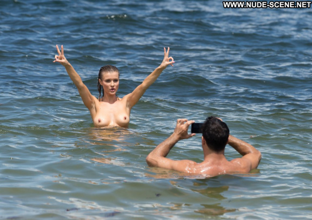 Joanna Krupa The Beach Beach Posing Hot Babe Usa Topless Beautiful