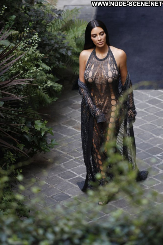 Kim Kardashian Fashion Show See Through Usa Celebrity Beautiful