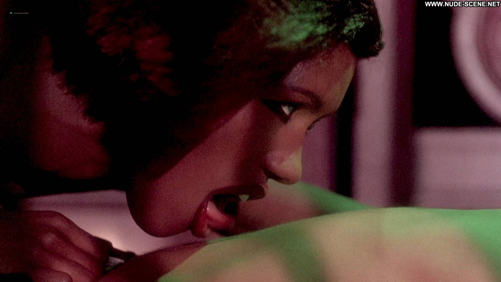 Lisa Jones Nude