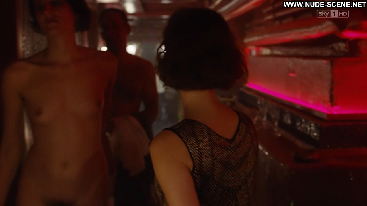 Nude babylon berlin Franziska Holitschke